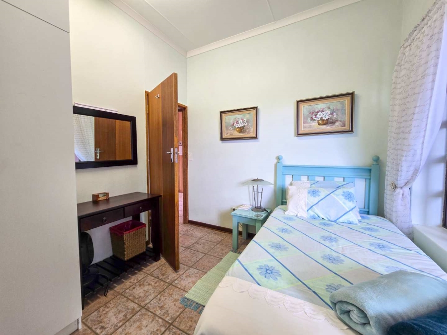 5 Bedroom Property for Sale in Stilbaai Wes Western Cape